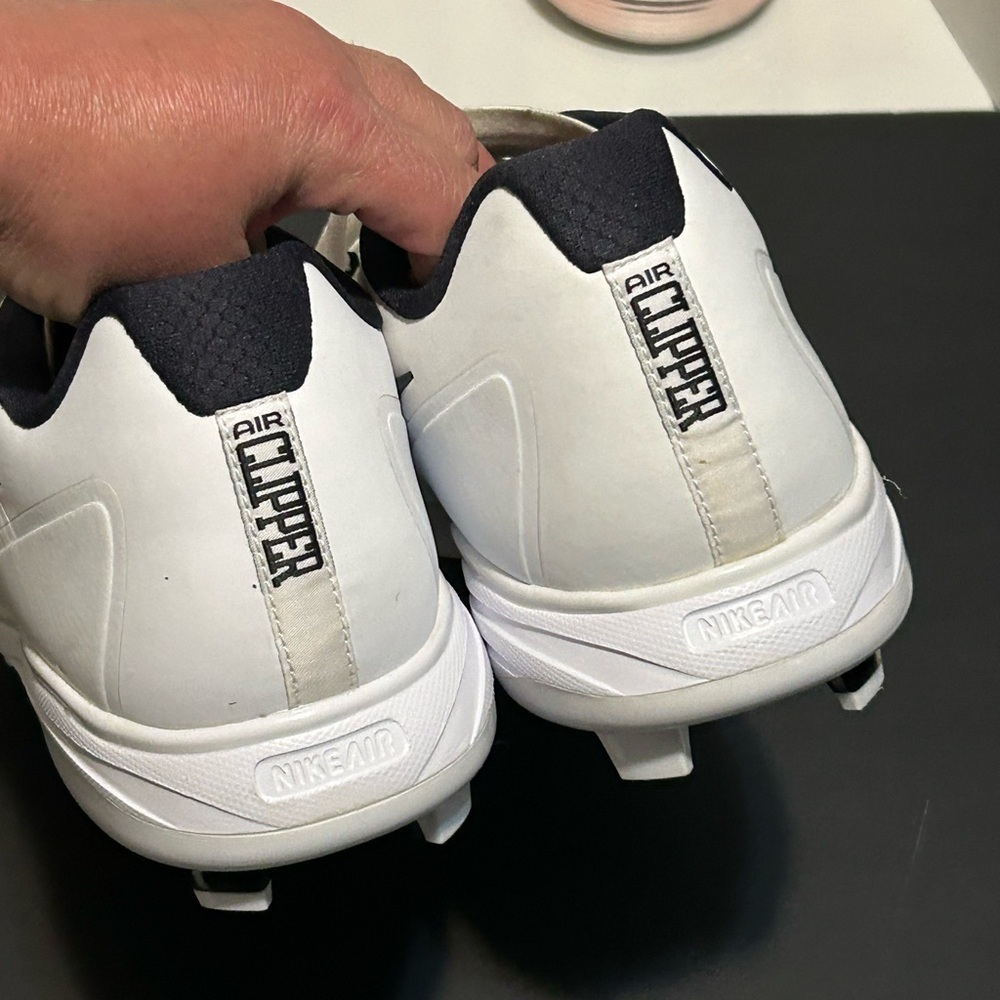 Nike Men's White and Black Soccer Cleats - Picture 3 of 6